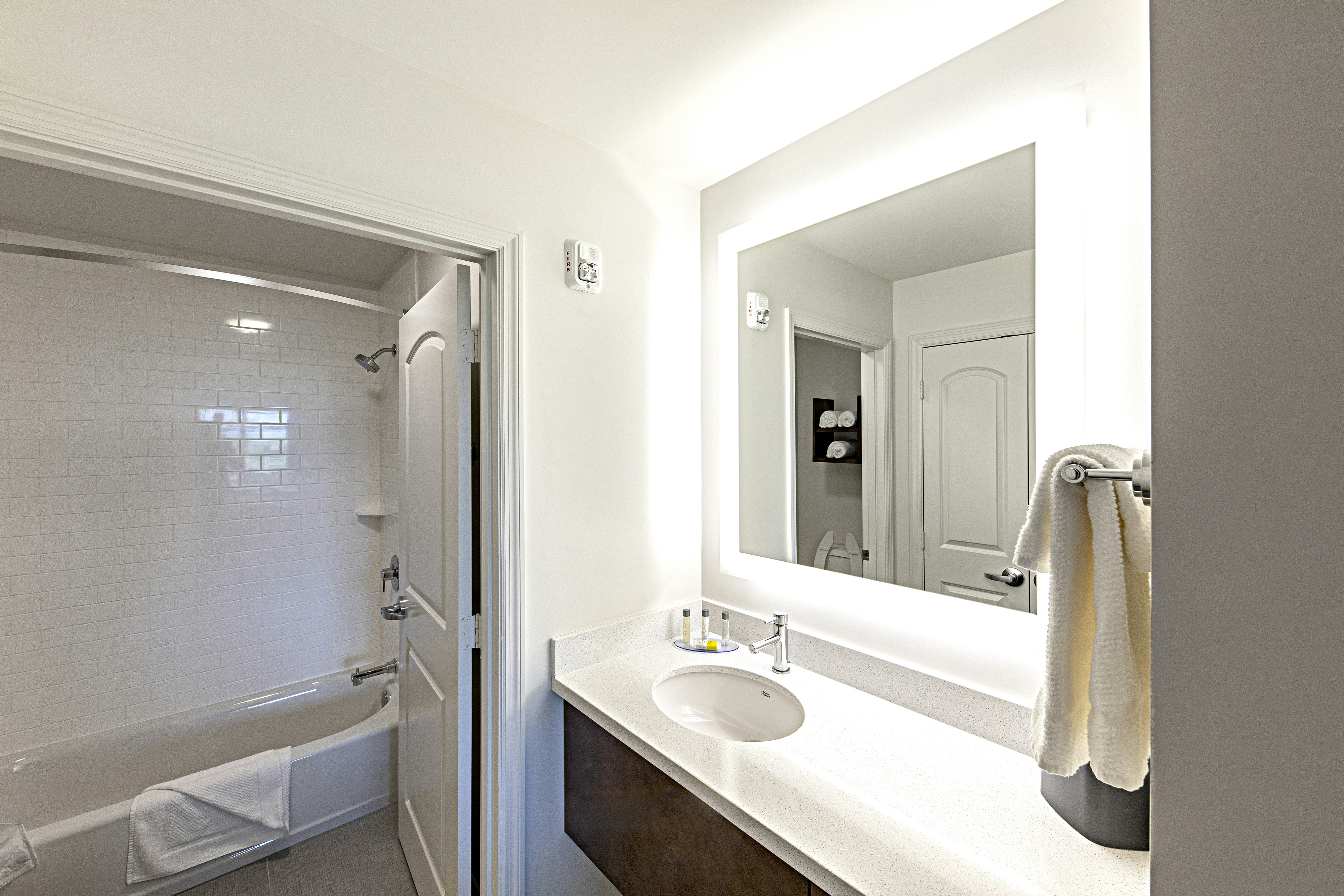 Staybridge Suites Naples Marco Island 71/75