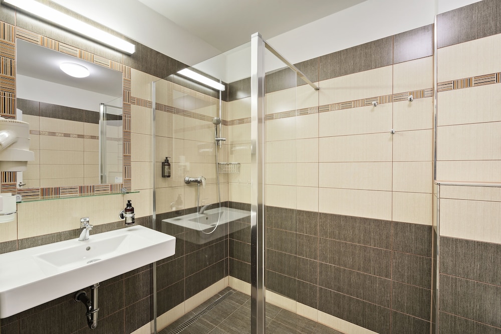 Wellness Hotel Astra 49/50