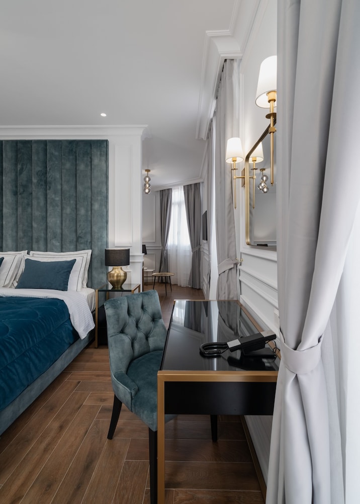 Praxitelous Luxury Suites 34/50