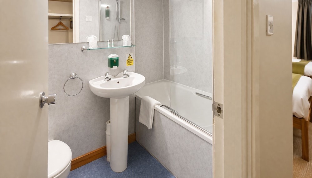 Brae Hotel 49/50