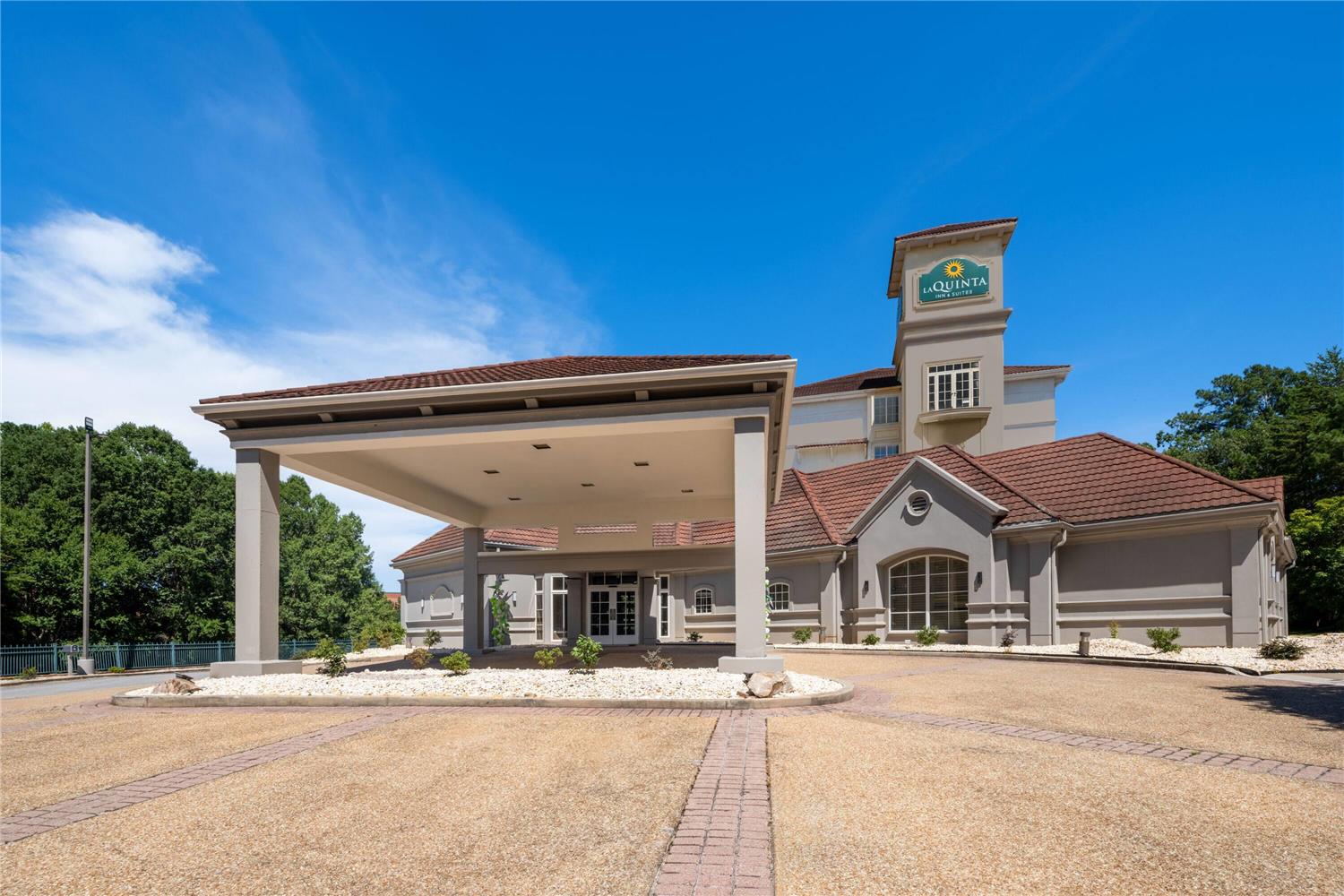 La Quinta Inn & Suites by Wyndham Raleigh Cary 3/44