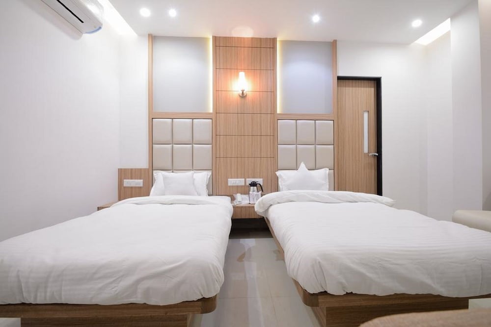 HOTEL ONE UP 23/69