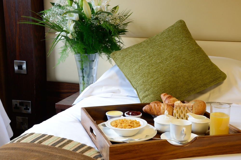 Treacys Hotel Enniscorthy 31/63