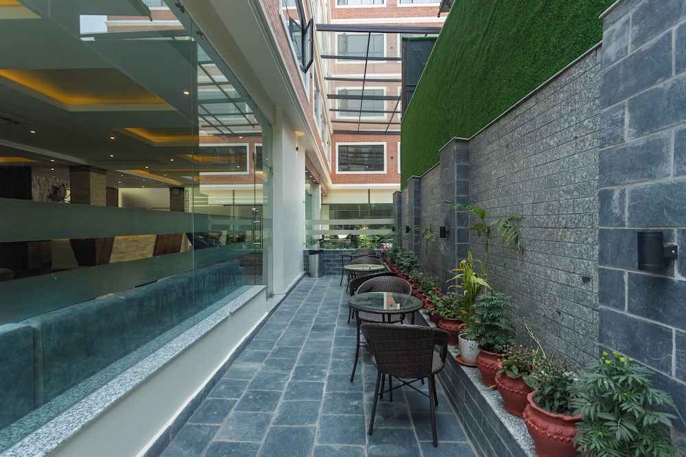Hotel Crystal Pashupati 65/67