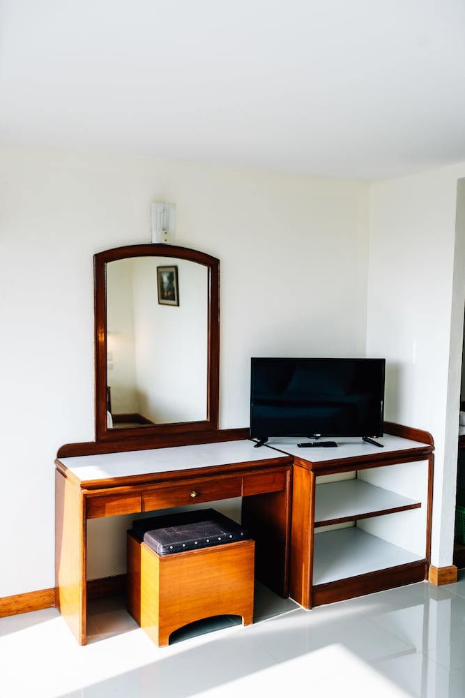 Sinkiat Thani Hotel 40/44