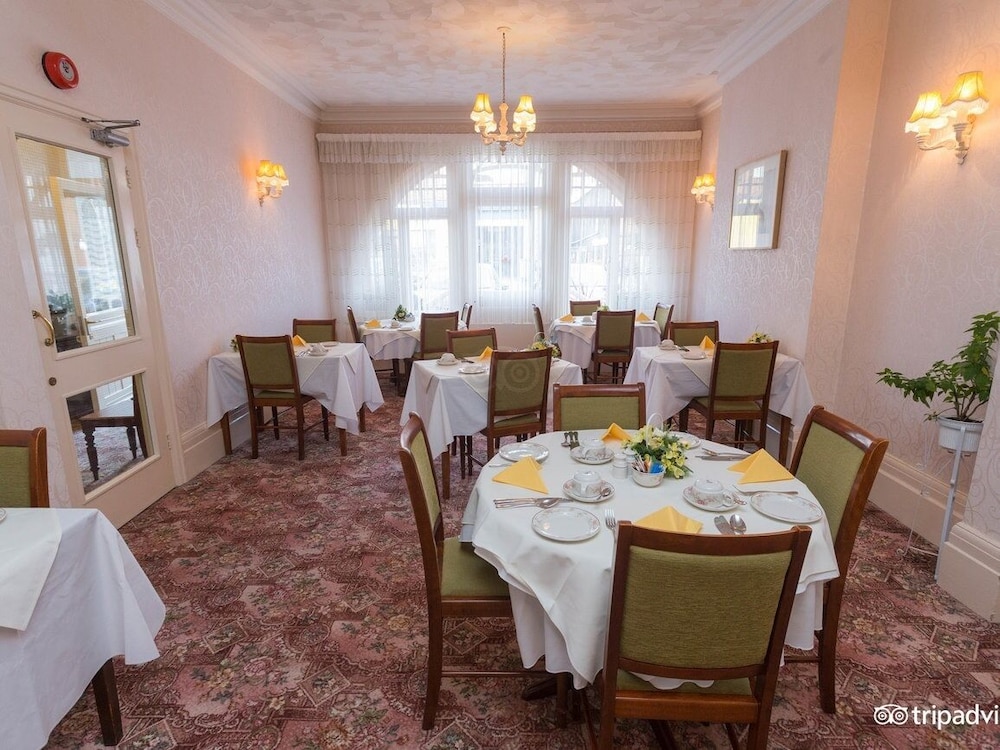 The Chudleigh 33/37
