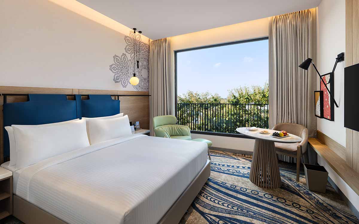 Club, King Bed, Outdoor Lounge