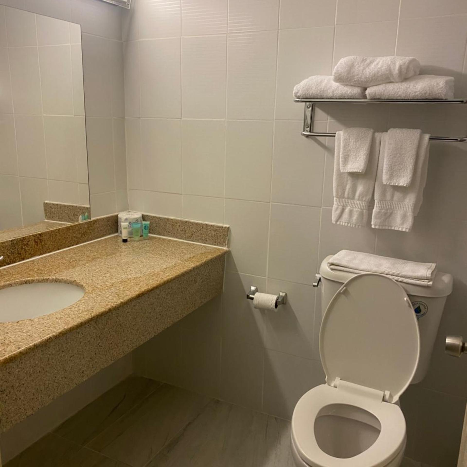 SureStay by Best Western Bakersfield Central 56/60