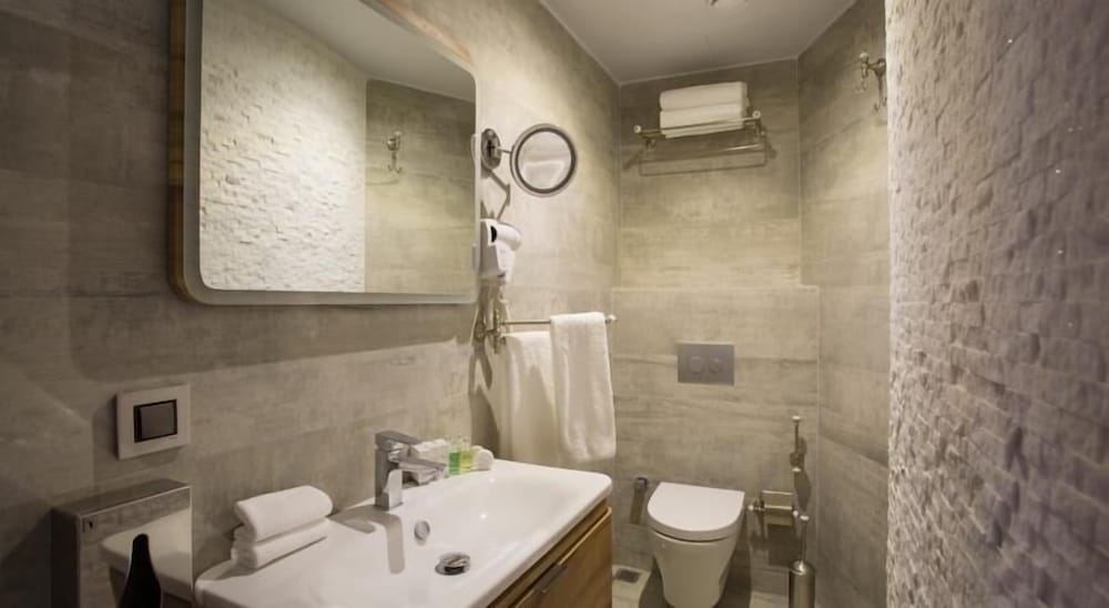 TAXIM LOUNGE HOTEL 58/58