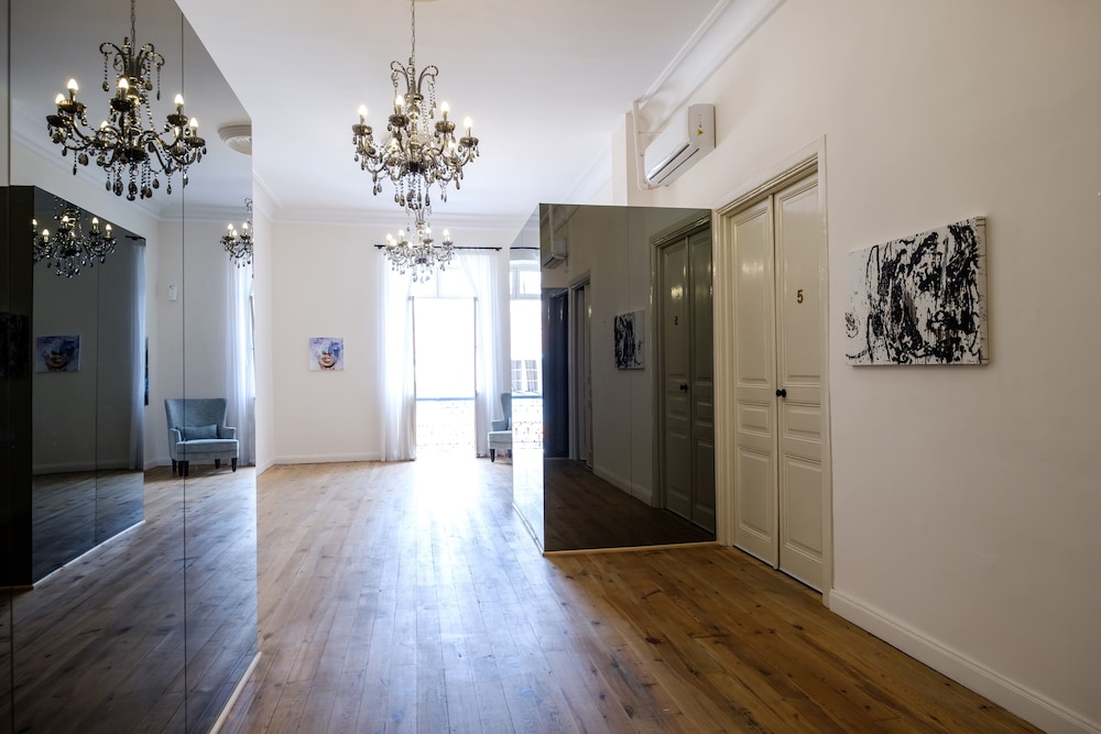La Maltese Boutique Limassol 13/50