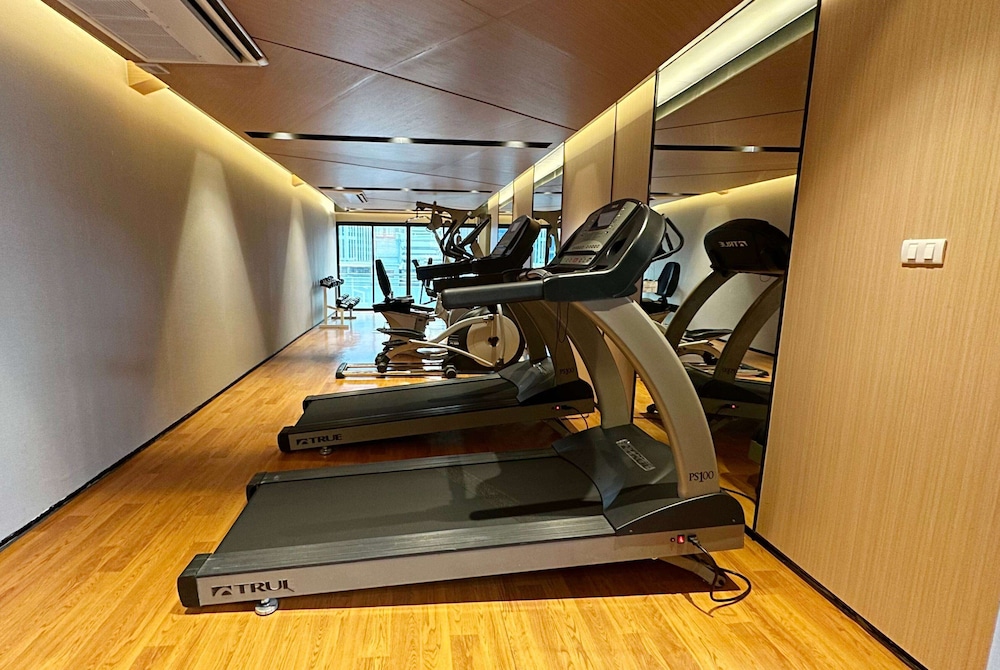 Ramada by Wyndham Bangkok Sukhumvit 11 56/83
