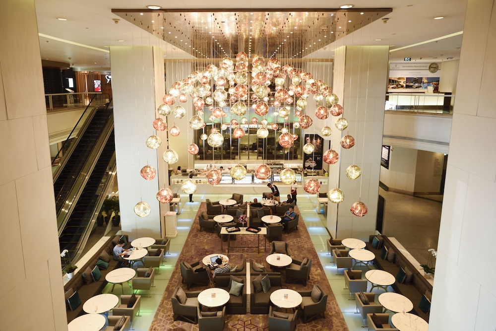 Pathumwan Princess Hotel 50/58