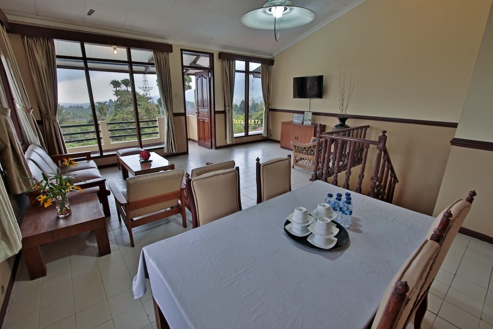 The Jayakarta Inn & Villas Cisarua 14/33