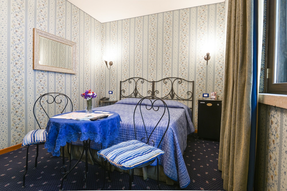 RESIDENZA AVE ROMA 18/41