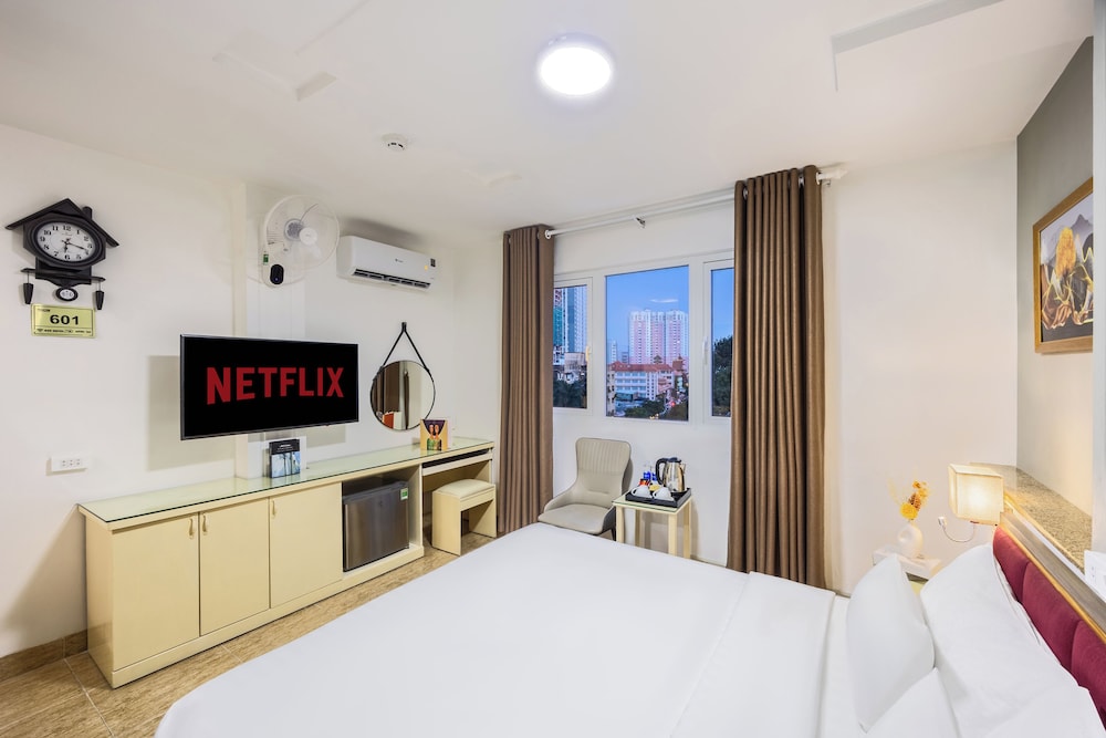 DELUXE, DOUBLE BED