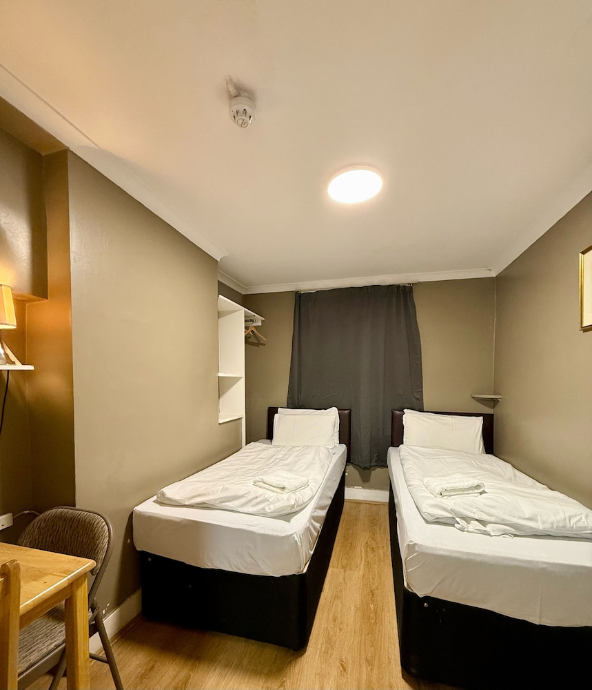 Ebury House Hotel 20/50