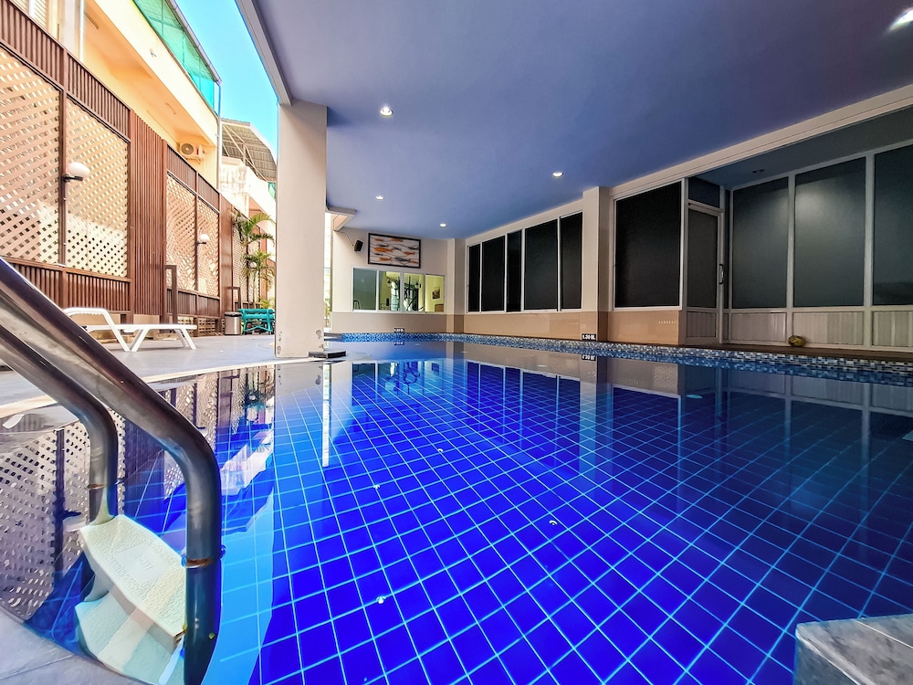 The Cliff Pattaya By Dede 79/100
