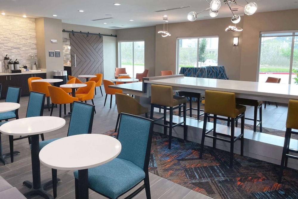 Hawthorn Extended Stay by Wyndham Sulphur (Lake Charles) 30/38