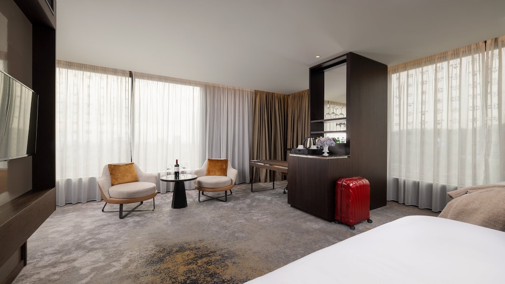INTERCONTINENTAL LJUBLJANA 52/76