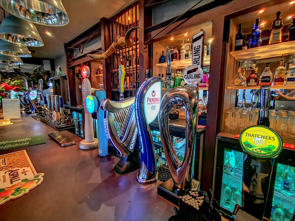 Ox Hotel Bar & Grill 41/67