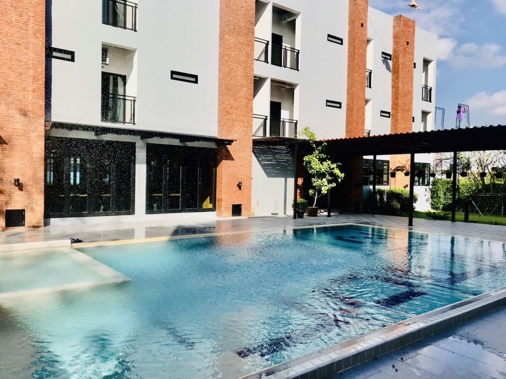 Loft 202 Hotel 26/29