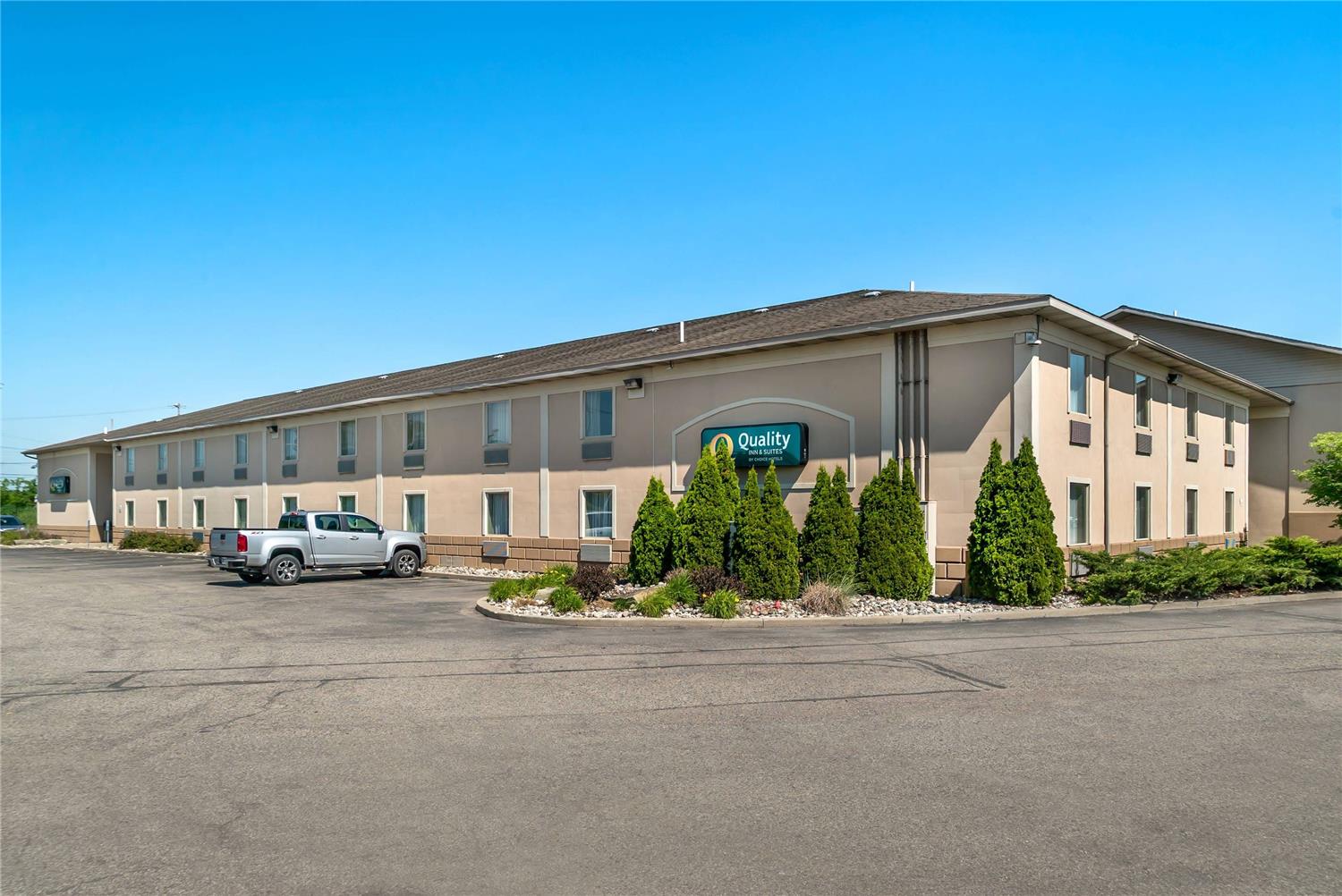 Quality Inn Suites Next To the Casino 33/35
