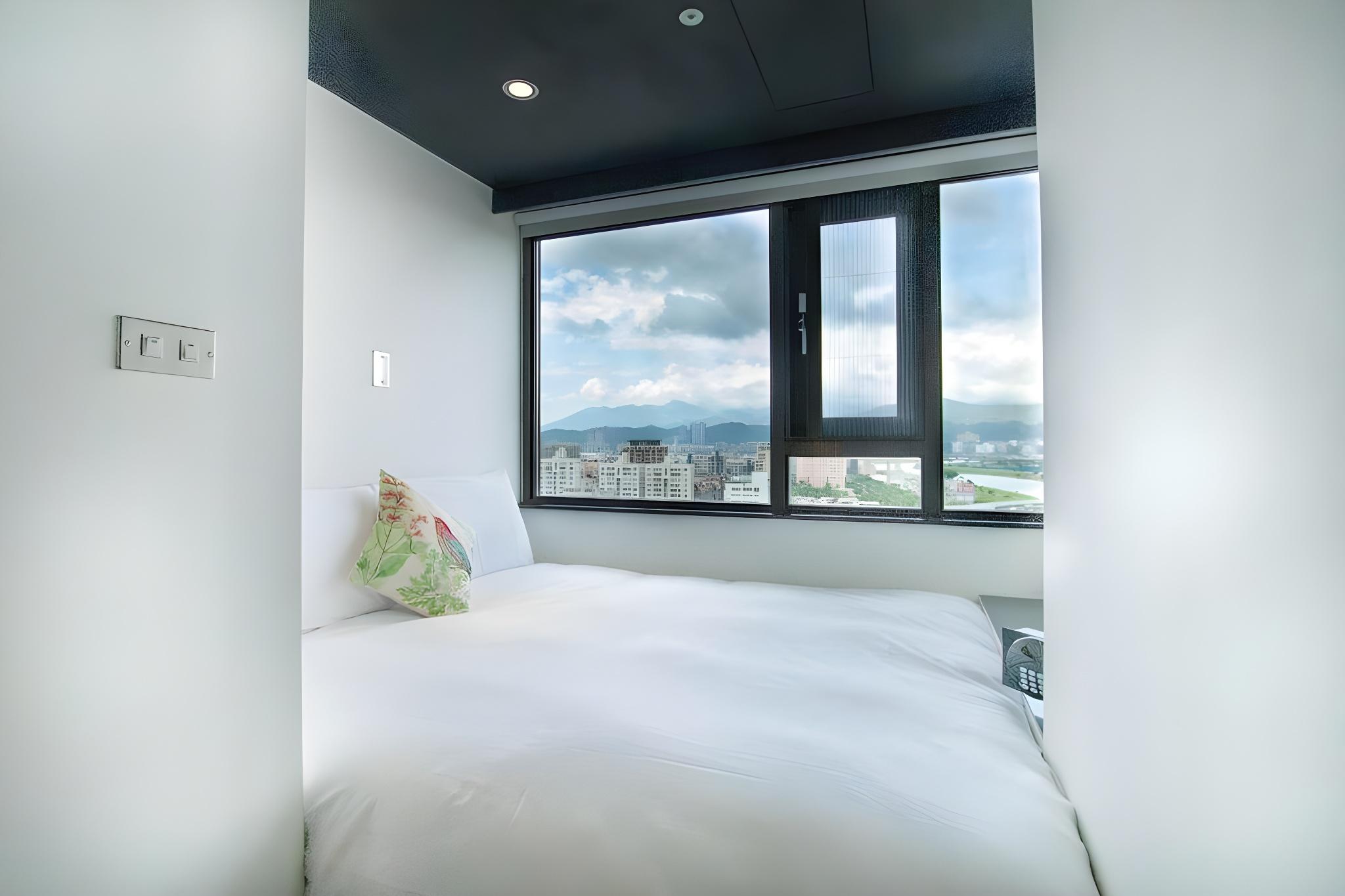 Mini, Double Bed