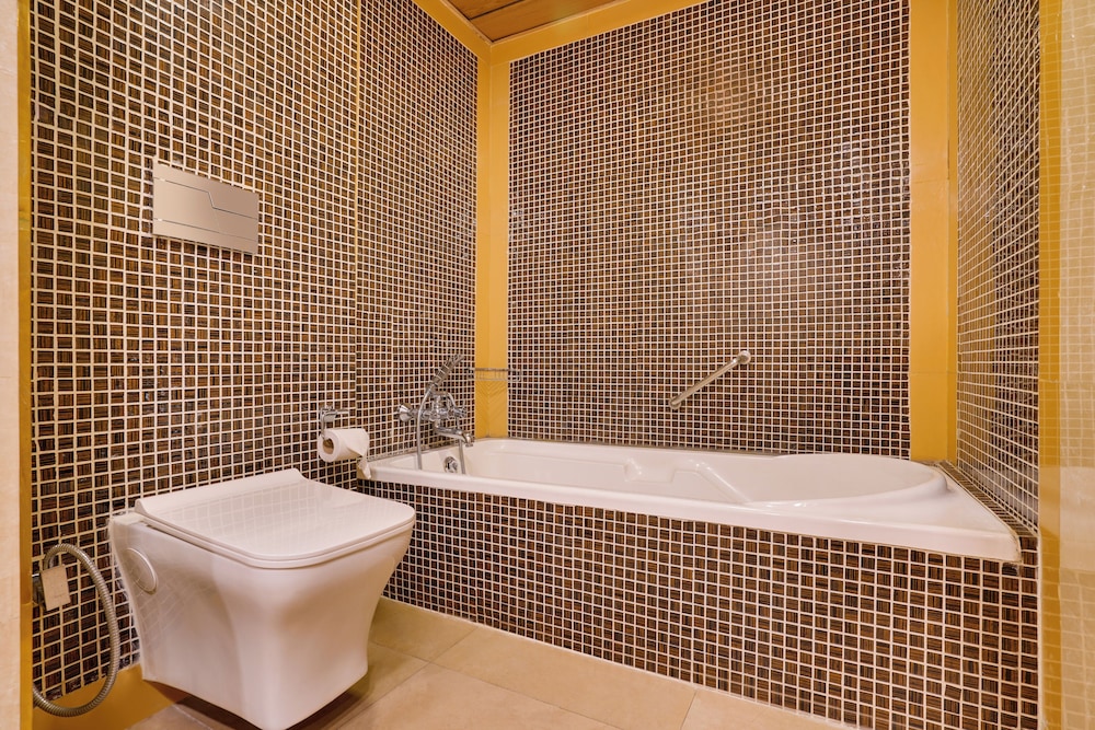 Lemon Tree Hotel, Centre Point, Jamshedpur 40/46