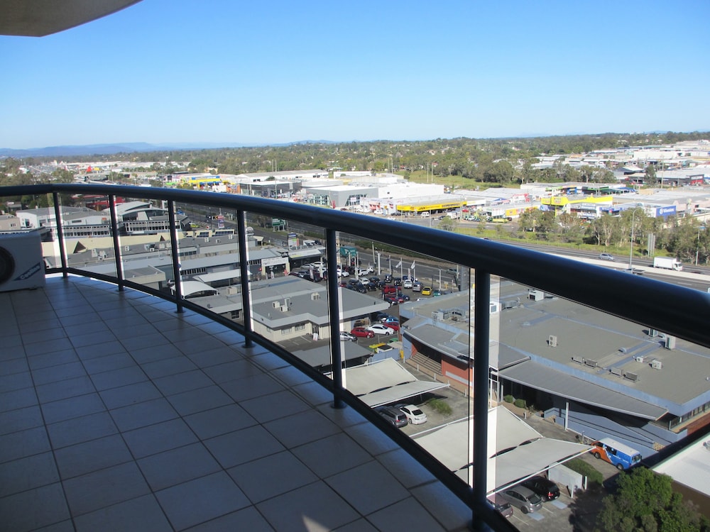 Springwood Tower Apartment Hotel 5/63