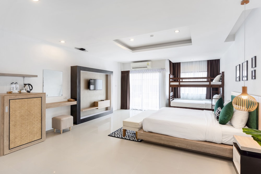 غرفة عائلية بسرير كينج وسرير بطابقين، Buasri Boutique Patong 4/6