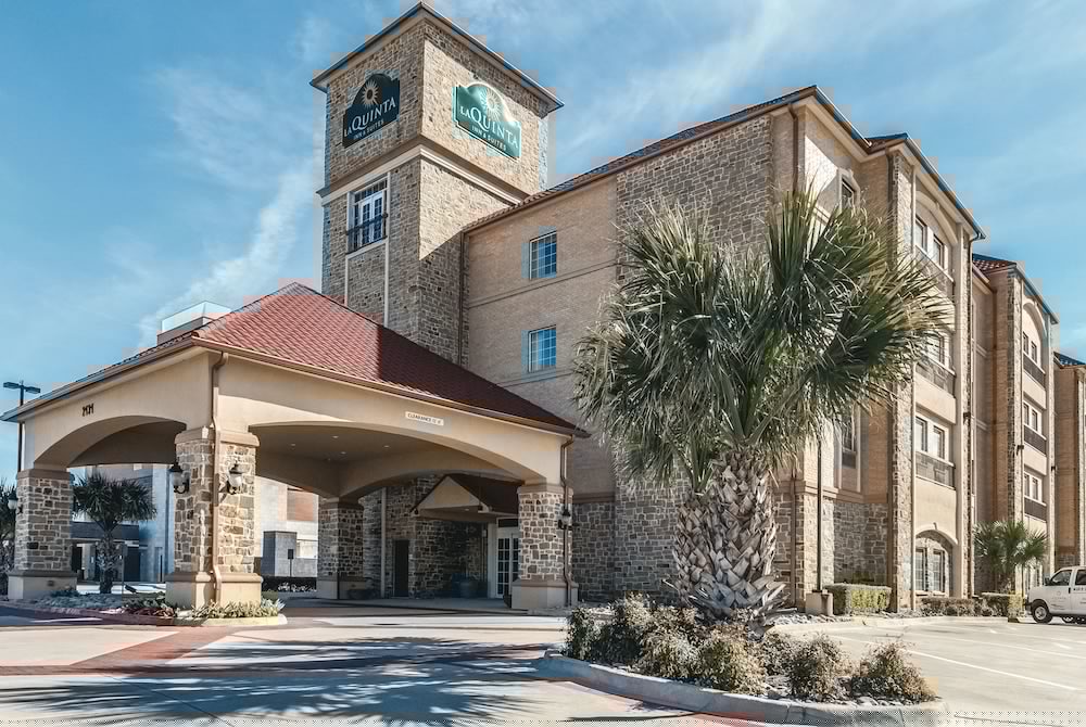 La Quinta Inn & Suites by Wyndham Dallas Grand Prairie South 1/44
