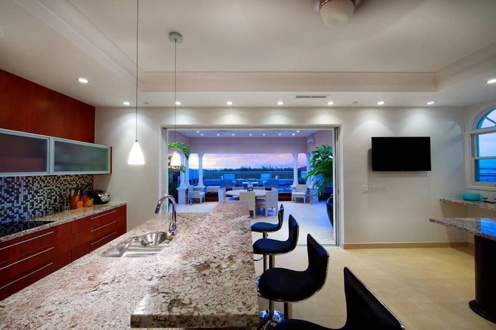 Blue Haven Resort 36/48
