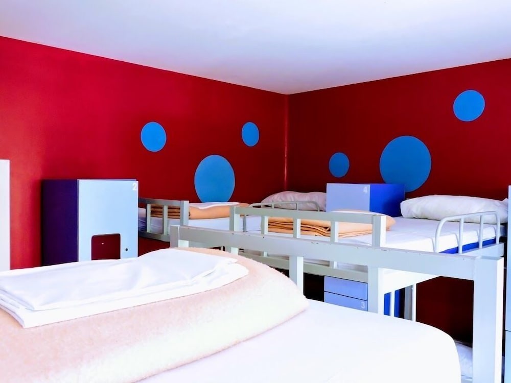Purple Nest Hostel 56/60
