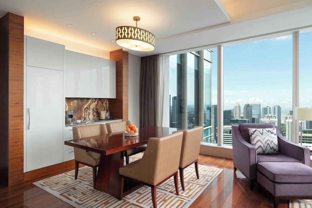 Grand Hyatt Manila 42/72