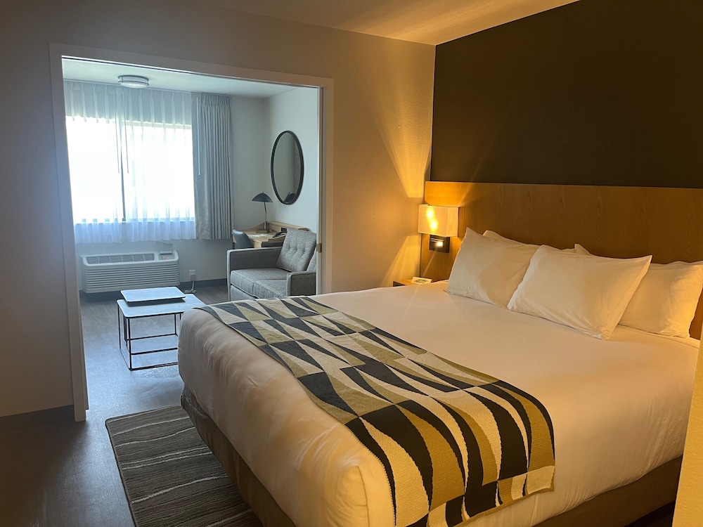 Oxford Suites Redding 17/64