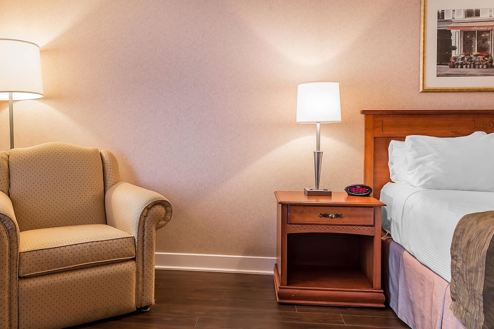Quality Inn & Suites Hawkesbury 17/50