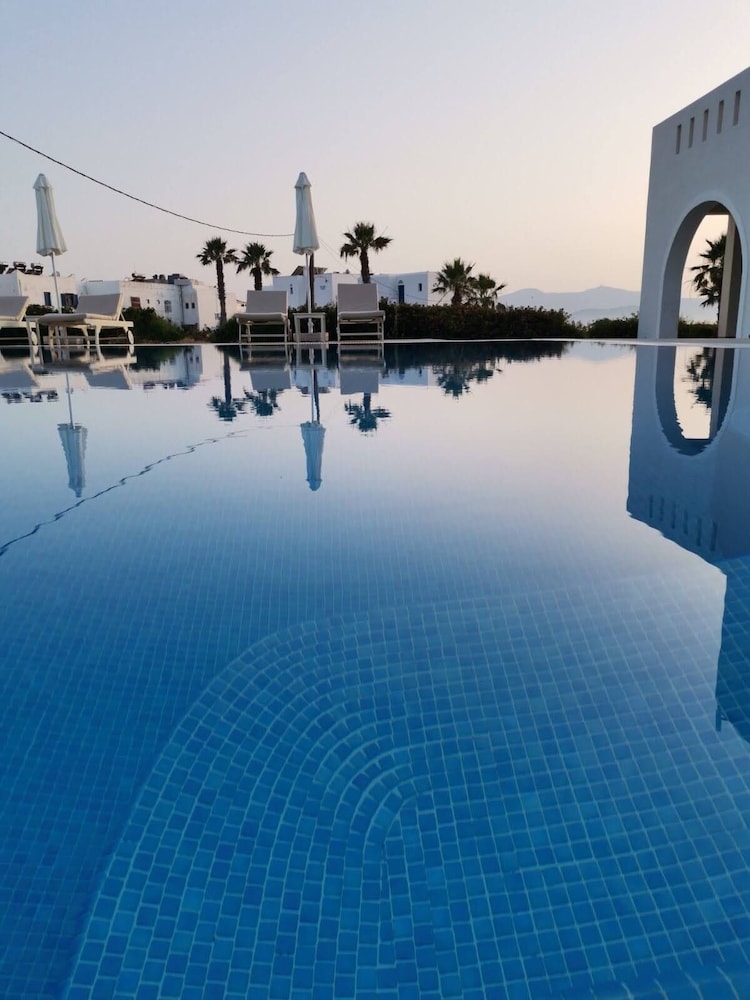 Perla Hotel 69/73