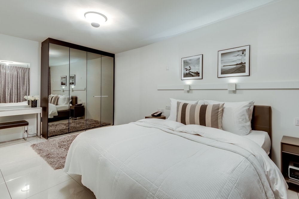 2 BEDROOMS, PENTHOUSE, BALCONY