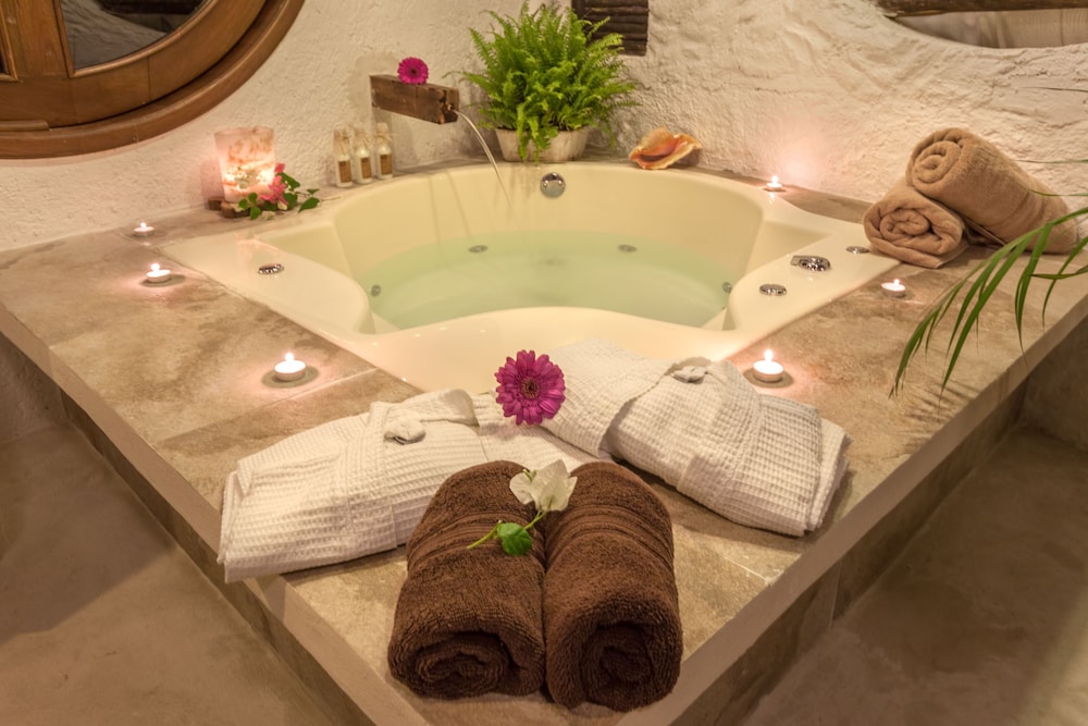 Beachfront Hotel La Palapa - Adults Only 19/36
