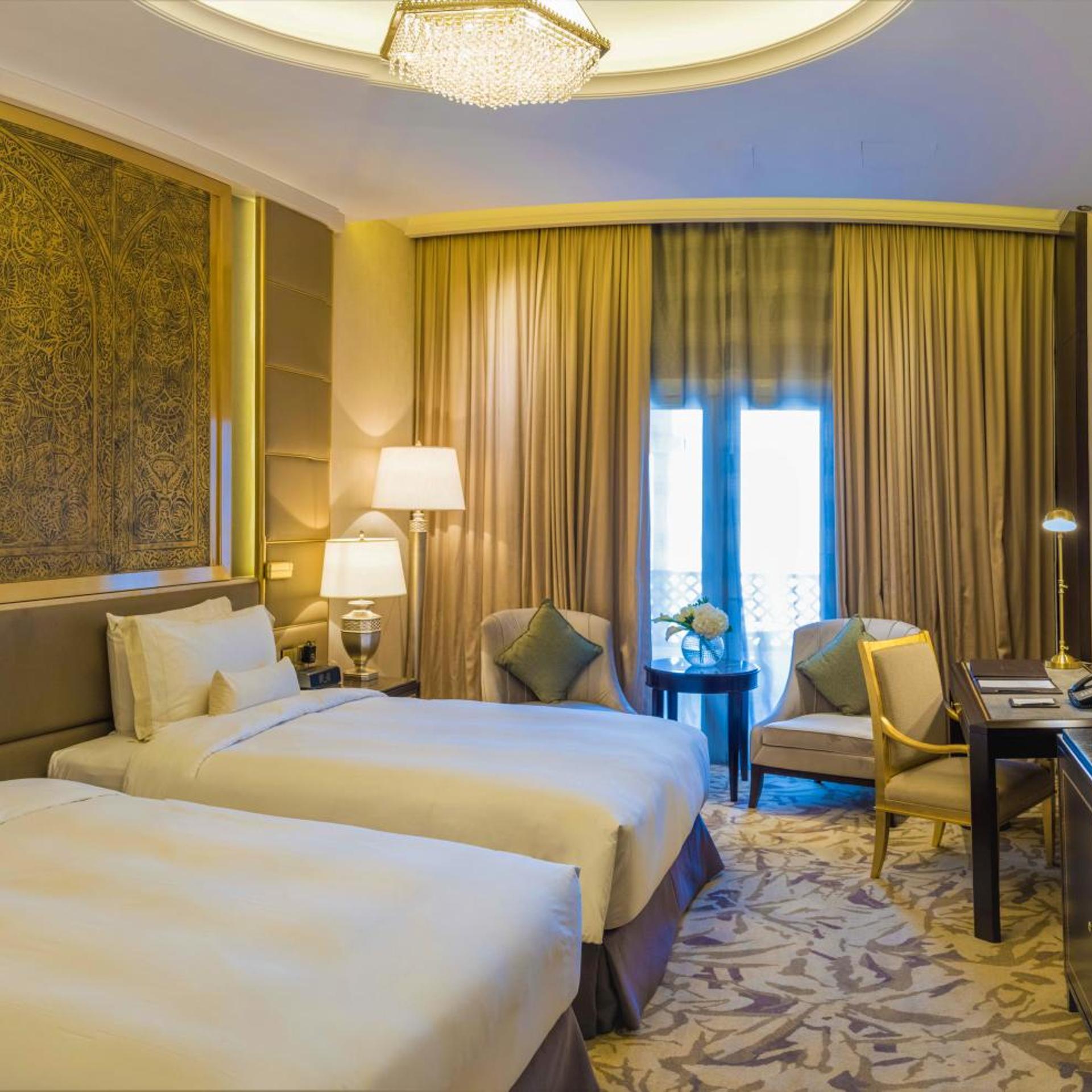 Superior, Twin Beds, City View