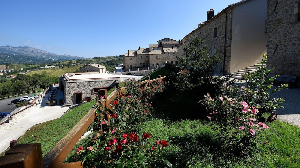 Borgo Tufi Albergo Diffuso 2/50