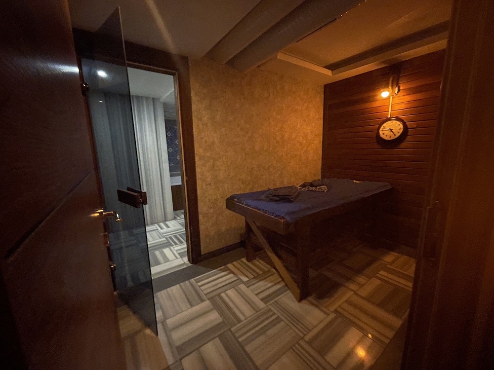 Le Luxe Suites Hotel & Spa 21/50