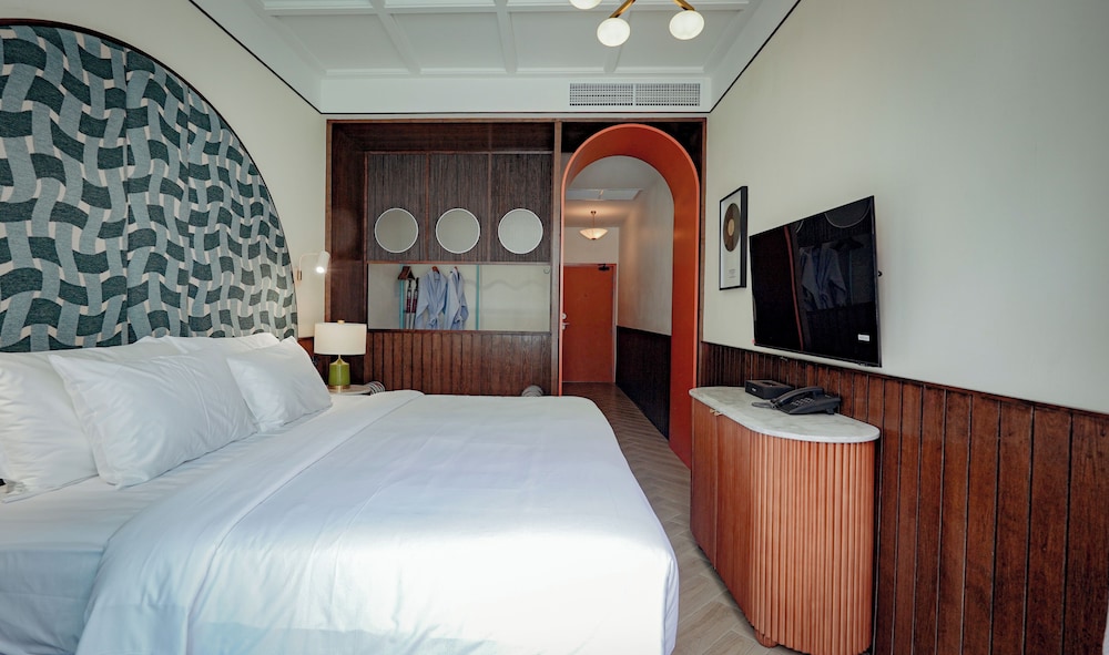Deluxe, Double Bed, Pool Access