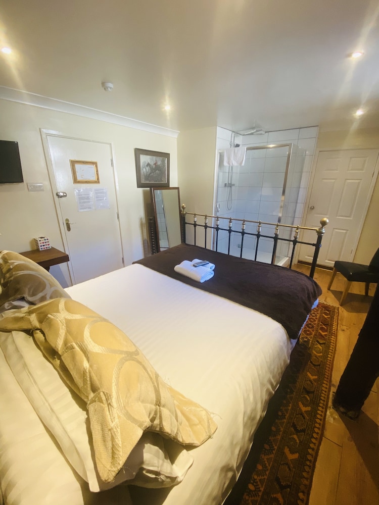 The Old Court Hotel 12/41