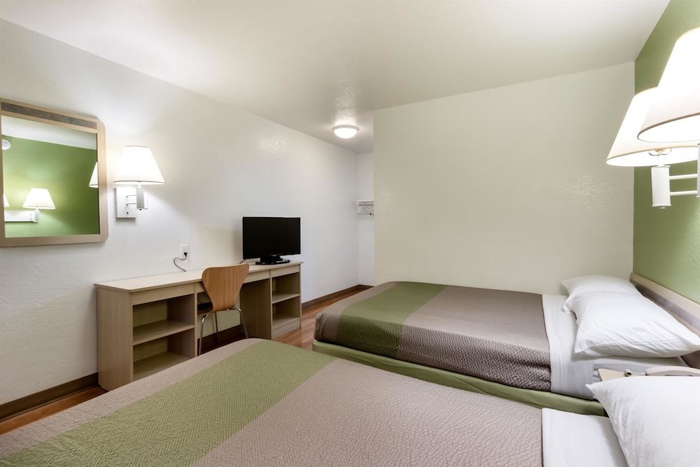 Motel6 Austin, TX - Airport - South 34/58