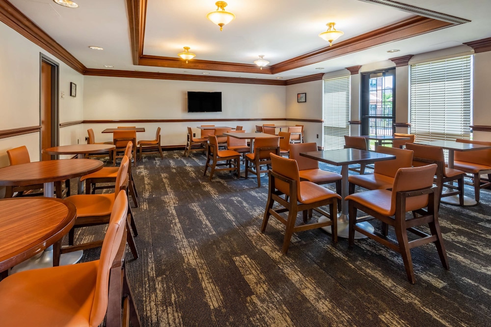 Hyatt House Parsippany East 24/46