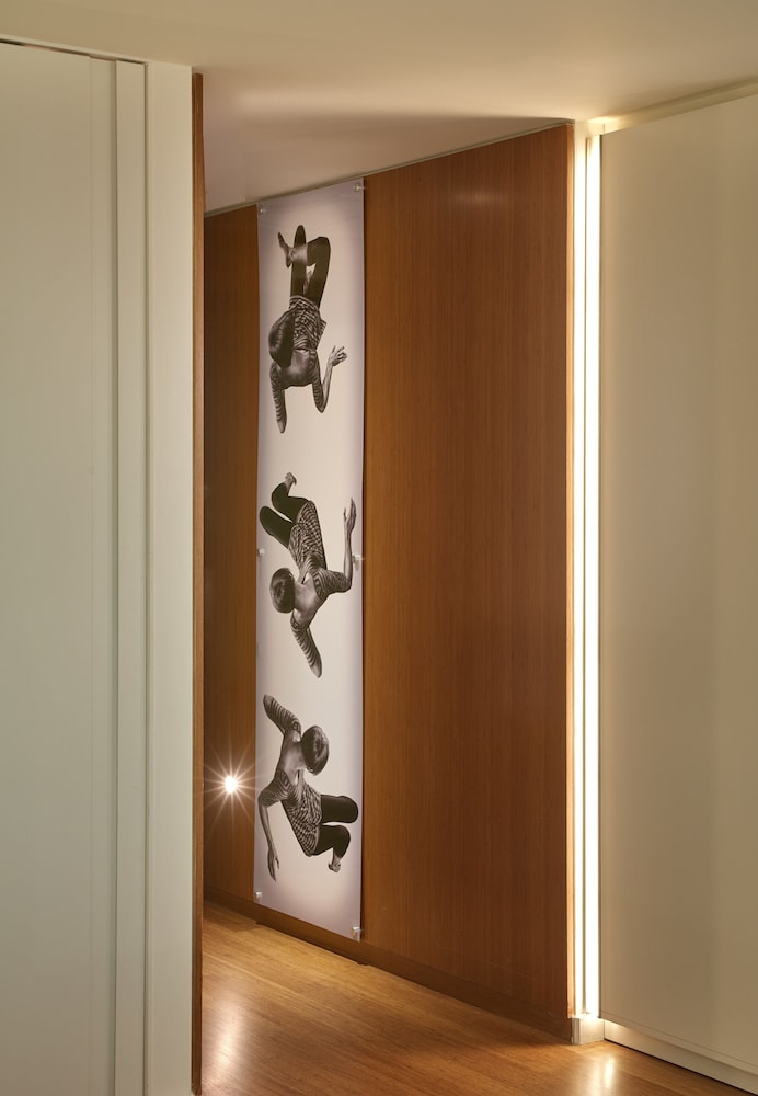 The Valorian Los Angeles, Curio Collection by Hilton 28/87