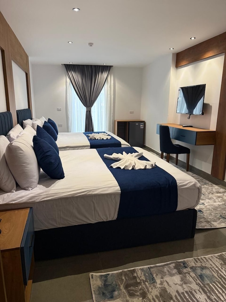 The Grand Delta Hotel 11/50