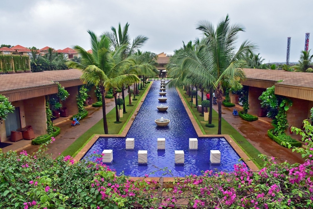 Della Resorts 45/50