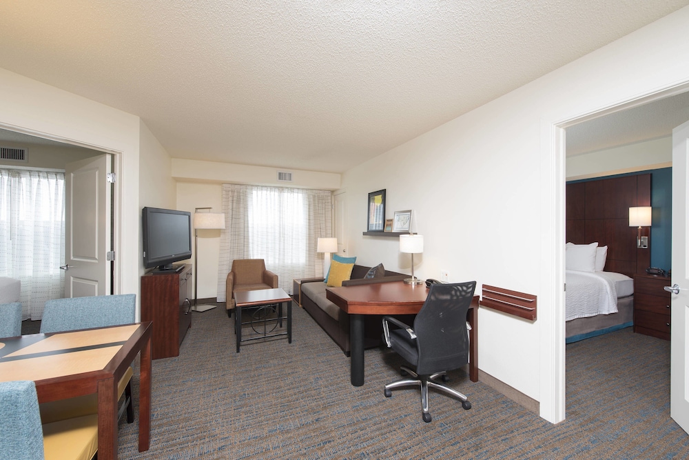 Residence Inn Toledo Maumee 22/28